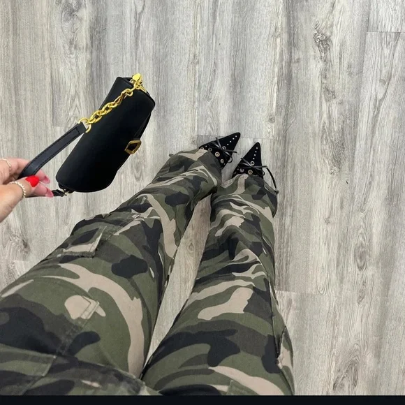 NWOT camo cargos - Picture 10 of 10